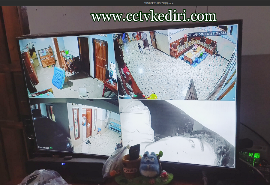 <p>Kamera CCTV kini sangat penting bagia anda yang terkadang terjadi hal-hal yang tidak di inginkan tersebut tidak ada yang mengetahuinya, seperti pencuri atau perampokan dengan adanya kamera pengawas ini akan membantu anda untuk memberikan pemantauan dan keamanan selama sehari semalam jadi anda tidak perlu merasa gelisah.</p>